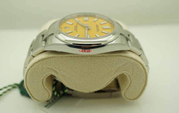 BRAND NEW Rolex 124300 OYSTER PERPETUAL YELLOW DIAL 41MM 2021 COMPLETE SET - Image 4