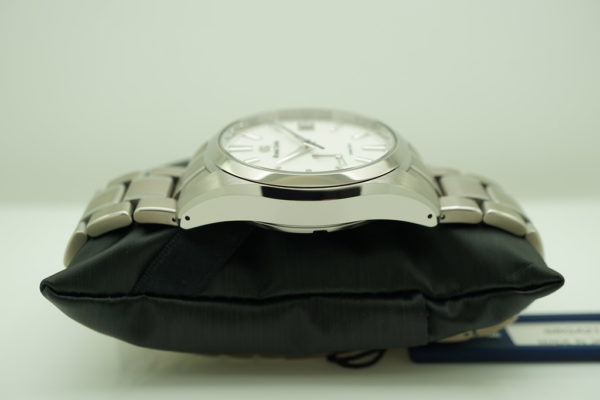 BRAND NEW Grand Seiko SPRING DRIVE SNOWFLAKE DIAL TITANIUM SBGA211 2021 COMPLETE SET - Image 4