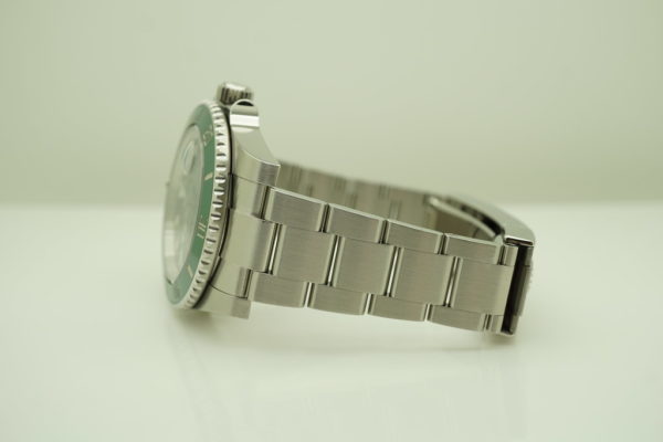 Rolex 116610LV SUBMARINER HULK GREEN DIAL RANDOM 2020 WARRANTY COMPLETE SET - Image 5