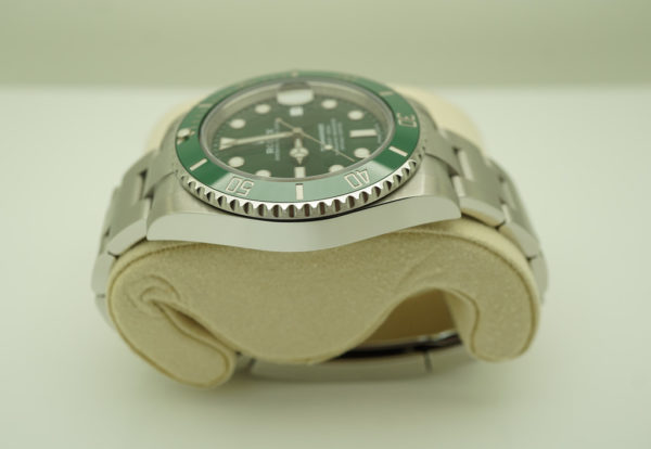 Rolex 116610LV SUBMARINER HULK GREEN DIAL RANDOM 2020 WARRANTY COMPLETE SET - Image 4