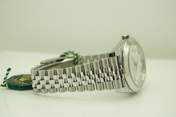 BRAND NEW Rolex 126300 DATEJUST 41 WHITE ROMAN DIAL JUBILEE BAND 2021 FULL SET - Image 6
