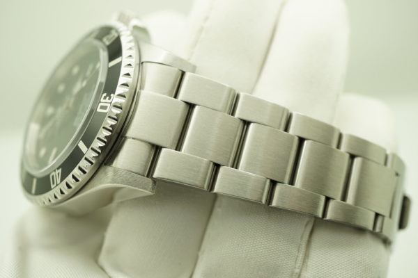 Rolex 16600 SEA-DWELLER V SERIAL RARE 40MM BOXES PAPERS - Image 5