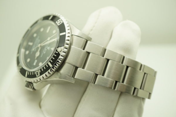 Rolex 16600 SEA-DWELLER V SERIAL RARE 40MM BOXES PAPERS - Image 6