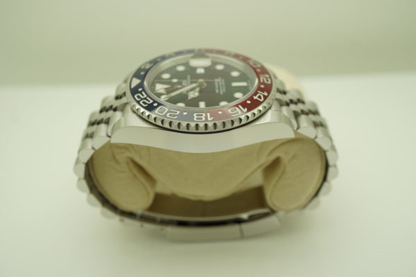 Rolex 126710BLRO PEPSI GMT MASTER II RED BLUE BEZEL JUBILEE 2020 FULL SET - Image 4