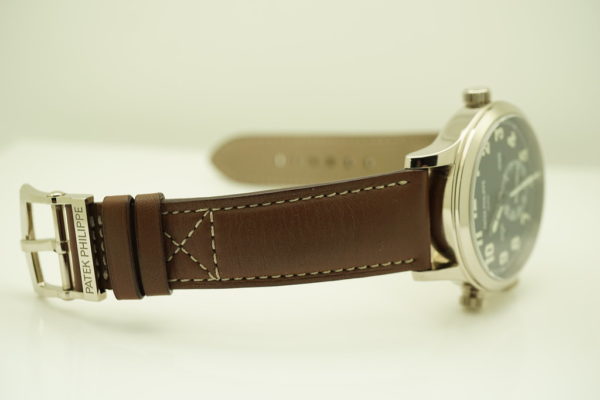 Patek PHILIPPE 5524G 18K WHITE GOLD PILOT TRAVEL TIME COMPLETE SET - Image 6