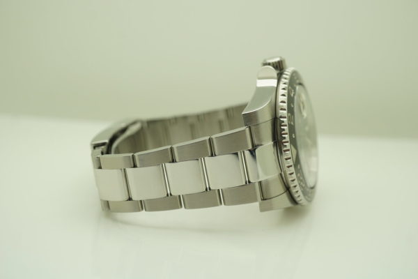 Rolex 116710LN GMT MASTER II BLACK CERAMIC BEZEL 2018 WARRANTY FULL SET - Image 6