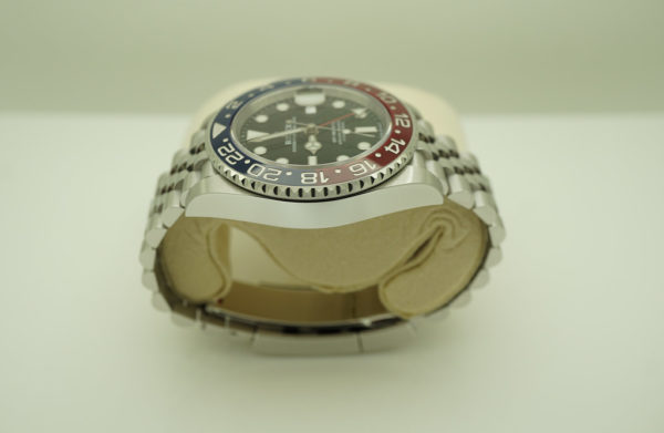 Rolex 126710BLRO PEPSI GMT MASTER II RED BLUE BEZEL JUBILEE 2019 FULL SET - Image 4