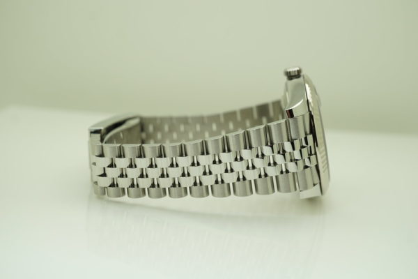 Rolex 126334 DATEJUST 41 FLUTED BEZEL WIMBLEDON DIAL JUBILEE COMPLETE SET - Image 6