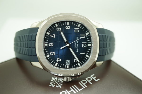Patek PHILIPPE 5168G AQUANAUT WHITE GOLD BLUE DIAL 42MM 2020 COMPLETE SET - Image 10