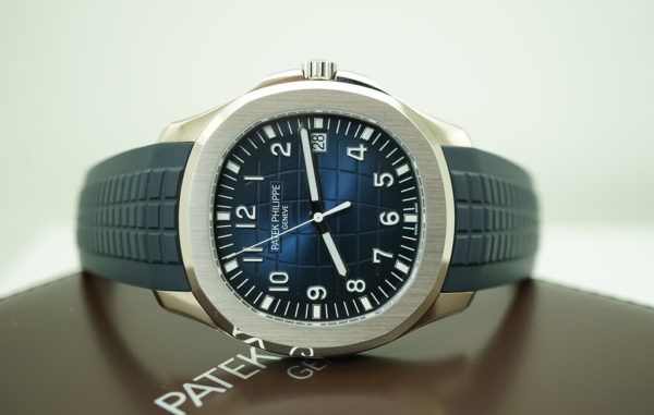 Patek PHILIPPE 5168G AQUANAUT WHITE GOLD BLUE DIAL 42MM 2020 COMPLETE SET - Image 11