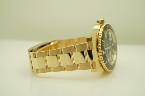 Rolex 126618LN SUBMARINER 18K YELLOW GOLD BLACK DIAL 41MM 2020 MODEL FULL SET - Image 6