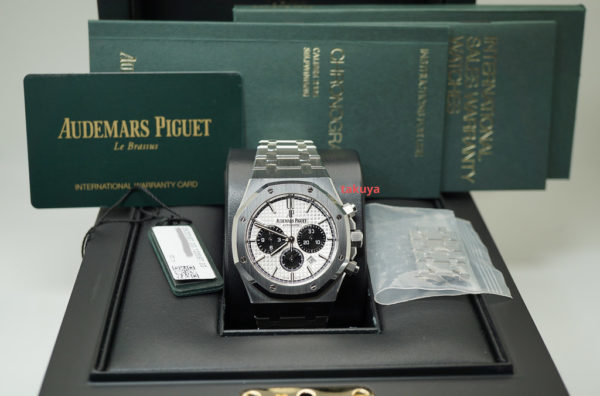 Audemars PIGUET ROYAL OAK CHRONOGRAPH PANDA DIAL 26331ST 2018 WARRANTY FULL SET - Image 2