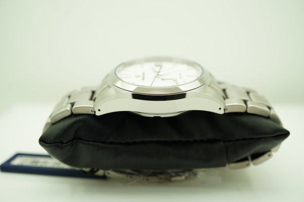 BRAND NEW Grand Seiko SPRING DRIVE SNOWFLAKE DIAL TITANIUM SBGA211 2021 COMPLETE SET - Image 4