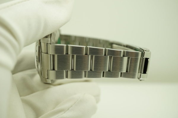 Rolex 16570 EXPLORER II 40MM BLACK DIAL P SERIAL SEL HOLES CASE BOXES PAPERS - Image 7