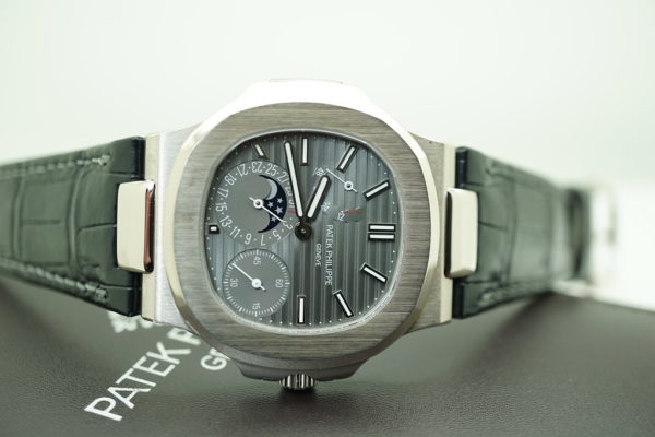 Patek PHILIPPE 5712G 18K WHITE GOLD NAUTILUS MOONPHASE 40MM COMPLETE SET - Image 8