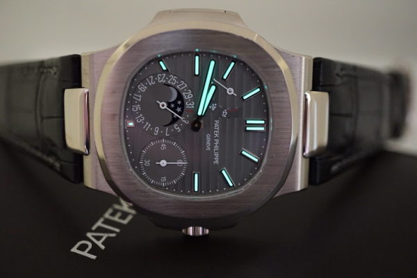 Patek PHILIPPE 5712G 18K WHITE GOLD NAUTILUS MOONPHASE 40MM COMPLETE SET - Image 10