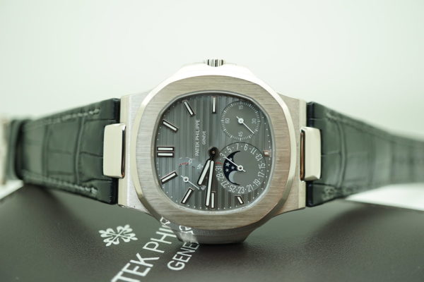 Patek PHILIPPE 5712G 18K WHITE GOLD NAUTILUS MOONPHASE 40MM COMPLETE SET - Image 9