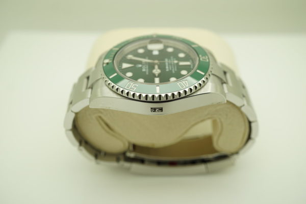 MINT Rolex 116610LV SUBMARINER HULK GREEN DIAL 2017 WARRANTY FULL SET - Image 4