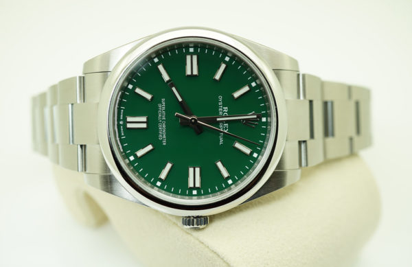 NEW Rolex 124300 OYSTER PERPETUAL GREEN DIAL 41MM 2021 COMPLETE SET - Image 9