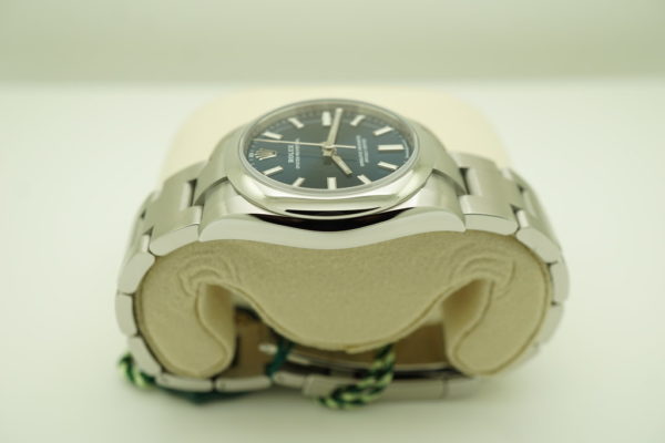 BRAND NEW Rolex 124200 OYSTER PERPETUAL 34MM BLUE DIAL 2021 COMPLETE SET - Image 4