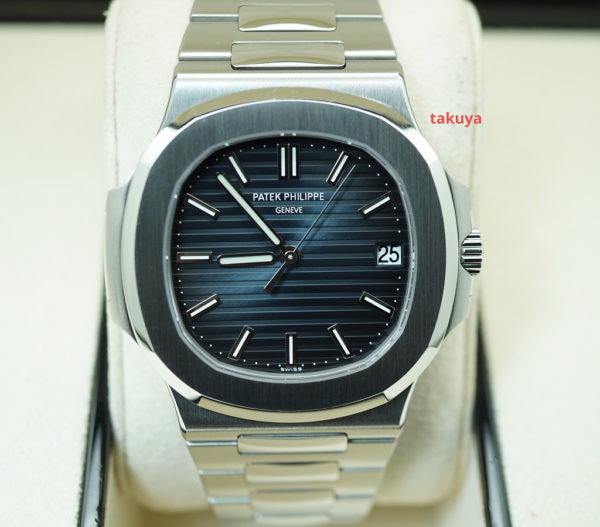 Patek PHILIPPE 5711/1A NAUTILUS STEEL BLUE DIAL 40MM 2017 COMPLETE SET