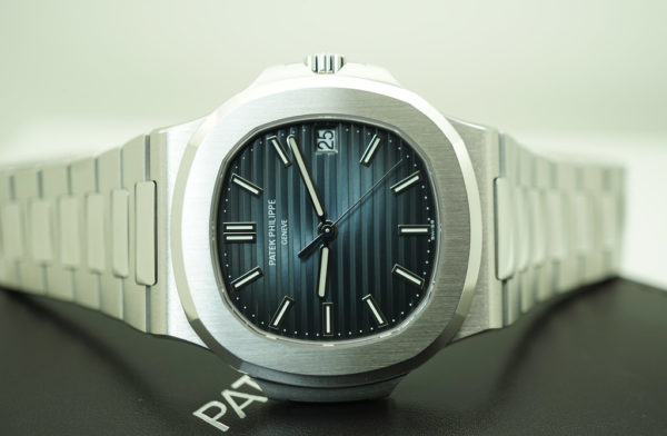 Patek PHILIPPE 5711/1A NAUTILUS STEEL BLUE DIAL 40MM 2017 COMPLETE SET - Image 11