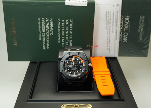 Audemars PIGUET ROYAL OAK OFFSHORE DIVER BLACK CERAMIC 15707CE SERVICED FULL SET - Image 2