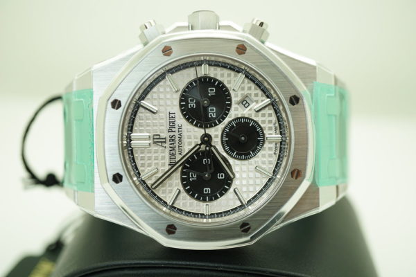 BRAND NEW Audemars PIGUET ROYAL OAK CHRONOGRAPH PANDA DIAL 26331ST 2021 COMPLETE SET - Image 7