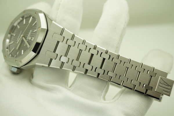 Audemars PIGUET ROYAL OAK 15450 GREY RUTHENIUM DIAL 37MM 2020 WARRANTY FULL SET - Image 6