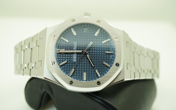 MINT Audemars PIGUET ROYAL OAK 15500ST BLUE DIAL 41MM 2019 WARRANTY COMPLETE SET - Image 11