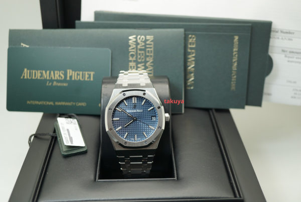 MINT Audemars PIGUET ROYAL OAK 15500ST BLUE DIAL 41MM 2019 WARRANTY COMPLETE SET - Image 2