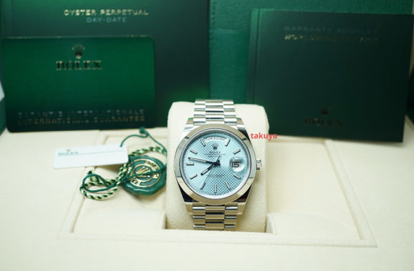 Rolex 228206 PLATINUM DAY DATE 40 ICE BLUE DIAGONAL MOTIF DIAL 2021 COMPLETE SET - Image 2