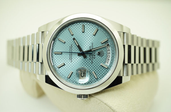 Rolex 228206 PLATINUM DAY DATE 40 ICE BLUE DIAGONAL MOTIF DIAL 2021 COMPLETE SET - Image 9