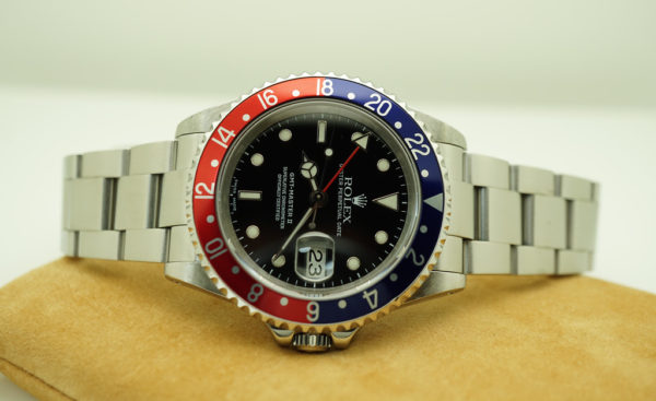 Rolex 16710 GMT MASTER II RED BLUE PEPSI BEZEL P SERIAL LUG HOLES BOXES PAPER - Image 10