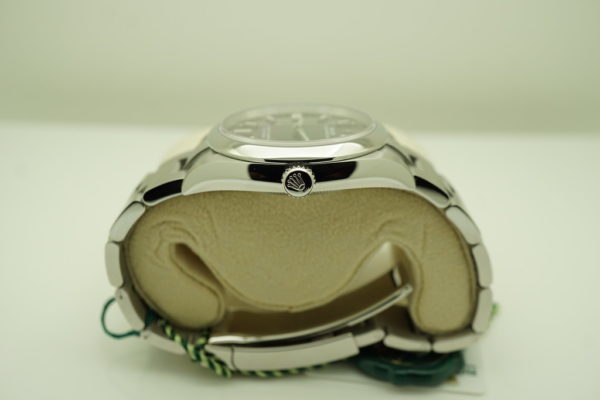 BRAND NEW Rolex 126000 OYSTER PERPETUAL BRIGHT BLACK DIAL 36MM 2021 FULL SET - Image 3
