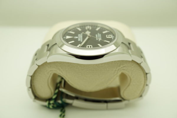 BRAND NEW Rolex 214270 EXPLORER I FULL LUME DIAL 39MM DISCONTINUED 2021 FULL SET - Image 4