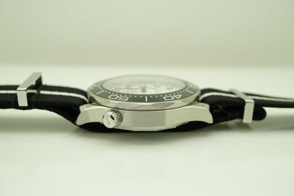 BRAND NEW Omega SEAMASTER DIVER 300M CO-AXIAL MASTER SS WHITE DIAL 42MM 2021 FULL SET - Image 3