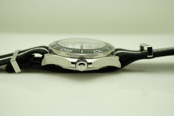 BRAND NEW Omega SEAMASTER DIVER 300M CO-AXIAL MASTER SS WHITE DIAL 42MM 2021 FULL SET - Image 4