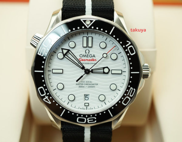 BRAND NEW Omega SEAMASTER DIVER 300M CO-AXIAL MASTER SS WHITE DIAL 42MM 2021 FULL SET