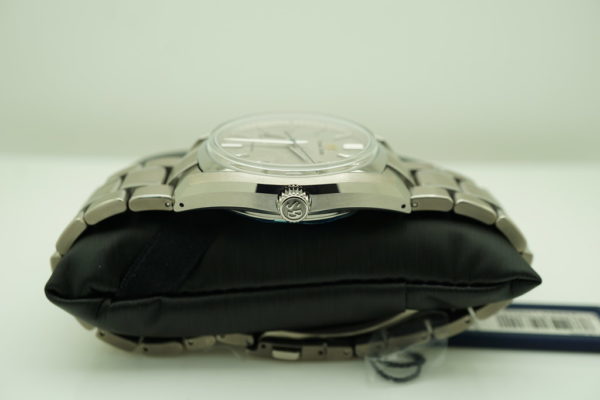 BRAND NEW Grand Seiko SPRING DRIVE TITANIUM SBGA415 Winter 2021 WARRANTY FULL SET - Image 3