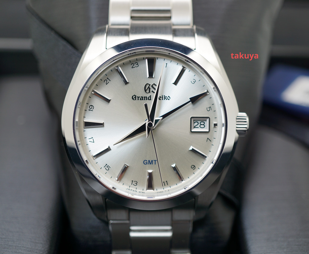 NEW GRAND SEIKO Heritage QUARTZ GMT SBGN011 SILVER DIAL 2021 FULL SET -  Takuya Watches