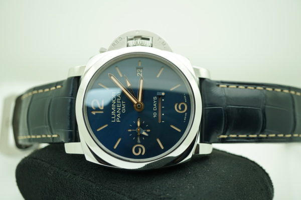 Panerai PAM 689 LUMINOR 1950 10 DAYS GMT SUNBURST BLUE DIAL 44MM FULL SET - Image 9