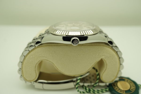 BRAND NEW Rolex 126334 DATEJUST 41 FLUTED BEZEL SILVER STICK DIAL JUBILEE BAND 2021 FULL SET - Image 3