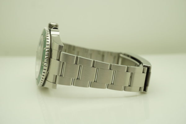 Rolex 116610LV SUBMARINER HULK GREEN DIAL 2018 WARRANTY FULL SET - Image 5