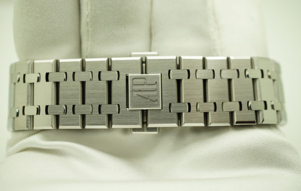 NEW Audemars PIGUET ROYAL OAK 15500ST WHITE DIAL 41MM 2021 COMPLETE SET - Image 7