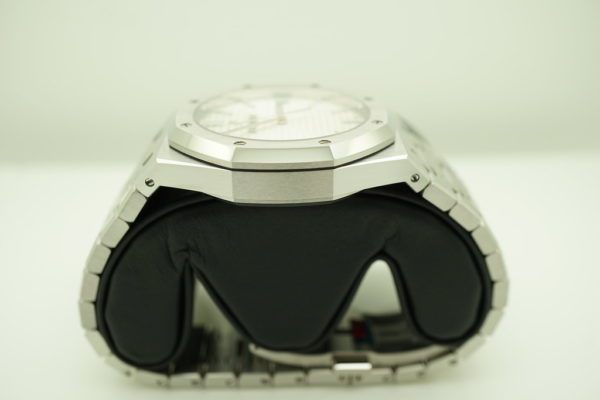 NEW Audemars PIGUET ROYAL OAK 15500ST WHITE DIAL 41MM 2021 COMPLETE SET - Image 4