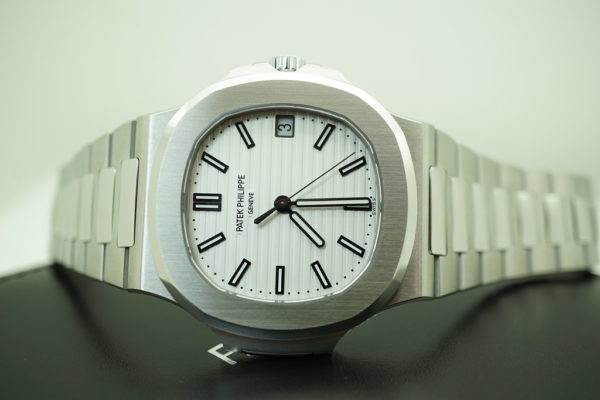 NEW Patek PHILIPPE 5711/1A NAUTILUS WHITE DIAL STAINLESS STEEL 2019 COMPLETE SET - Image 11