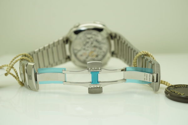 NEW H. Moser & Cie STREAMLINER FLYBACK CHRONOGRAPH FUNKY BLUE DIAL 2021 FULL SET - Image 8