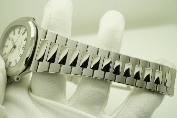 NEW Patek PHILIPPE 5711/1A NAUTILUS WHITE DIAL STAINLESS STEEL 2019 COMPLETE SET - Image 6
