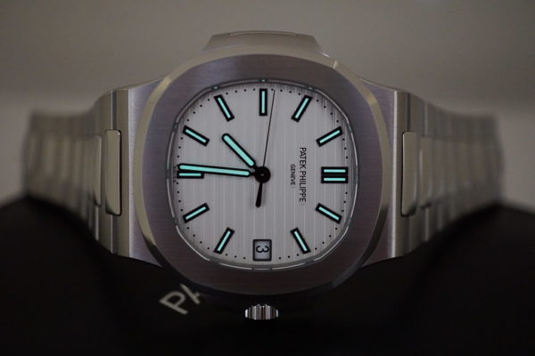 NEW Patek PHILIPPE 5711/1A NAUTILUS WHITE DIAL STAINLESS STEEL 2019 COMPLETE SET - Image 12